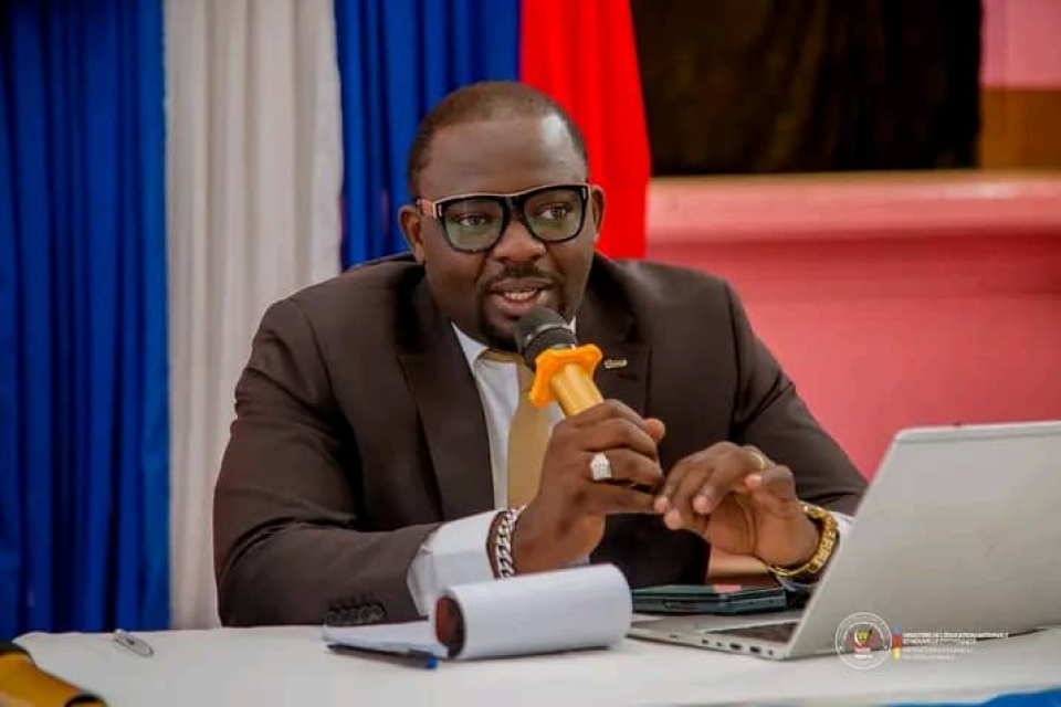 RDC – Salaire des fonctionnaires : « un droit constitutionnel, pas une faveur ministerielle » (Serge Bondedi Eleyi)