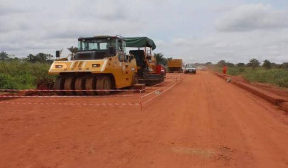 Kasai Central : la delegation du ministere des ITP note des avancees significatives des travaux sur la route Kalambambuji