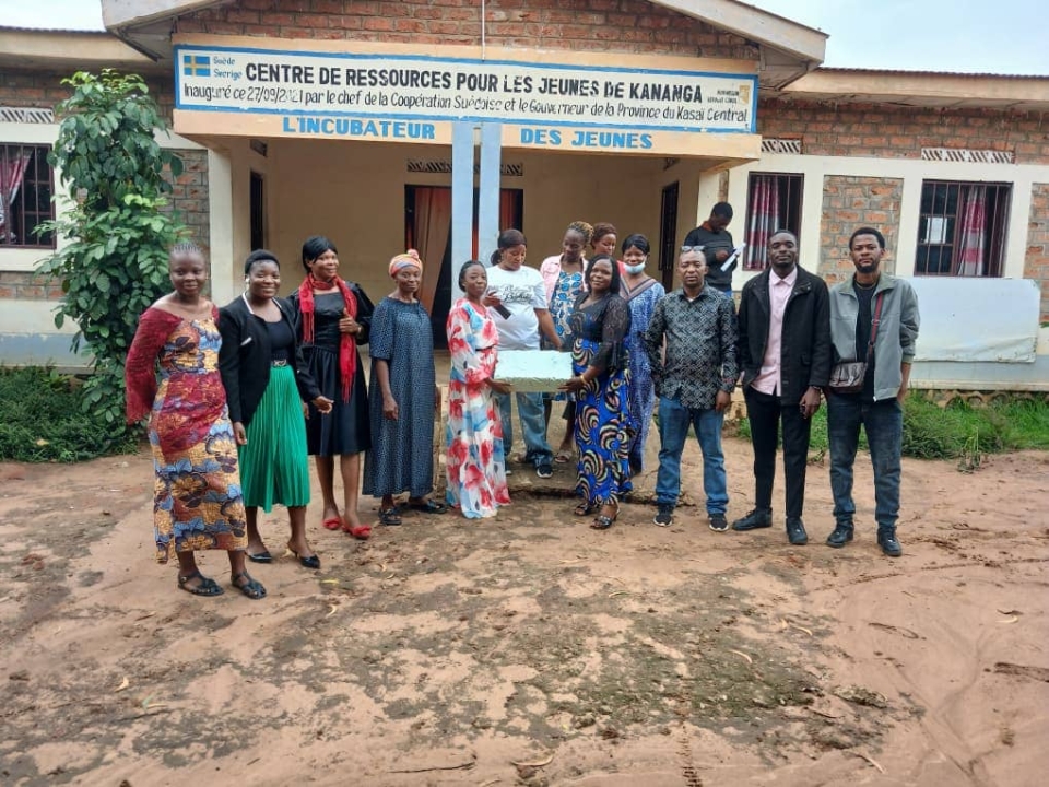 Kananga : 36 jeunes formes a la fabrication artisanale de savons a base d‘huile de palme par le CRJ-RDC