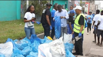 Kinshasa : une operation de collecte des dechets plastiques lancee a l‘occasion de la Journee mondiale du nettoyage