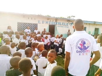 Kasai Central : la DADDFFE sensibilise pres de 700 eleves sur la denonciation des violations des droits des enfants en milieu scolaire