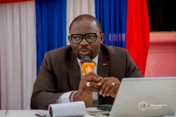 Kinshasa sans transports de masse : Serge Bondedi Eleyi denonce la priorite accordee aux controles techniques !