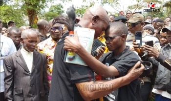 Les chefs Kapanga et Kazanga lors de la réconciliation ©Ph Congokasai.com