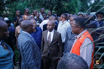 Kasai Central : Le Gouverneur de province impose des travaux d‘urgence pour endiguer une gigantesque erosion en progression rapide au quartier Kamayi SAVINKAS !